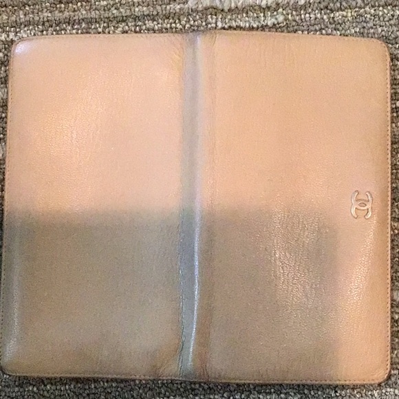 Vintage Chanel Wallet w/ dust bag and box. - Picture 7 of 15